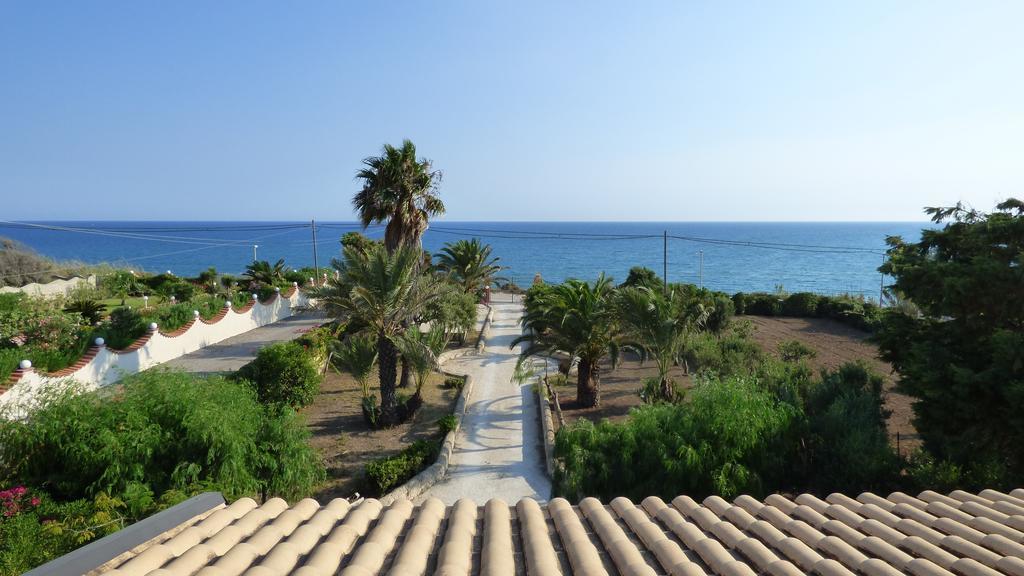 La Villa Rosa Al Mare Поцало Екстериор снимка